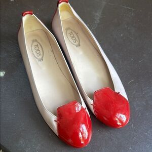 Tod’s Red Patent Cap Toe Beige Leather Flats, Size 10